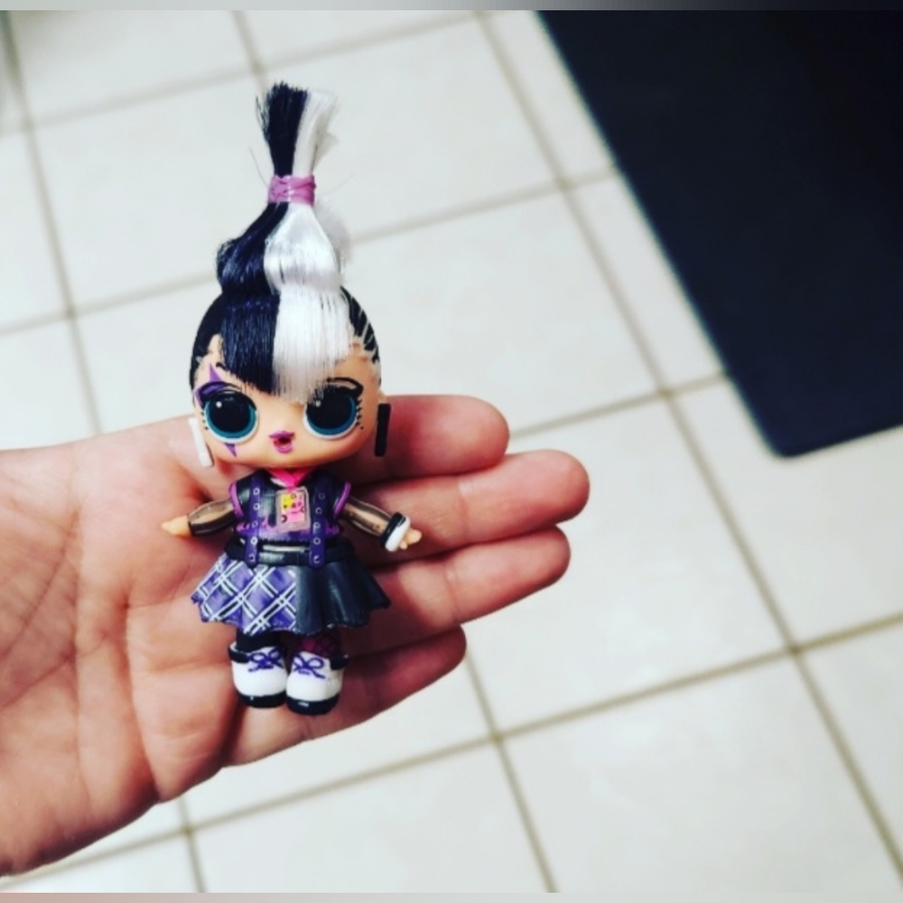 LOL Surprise Dolls Remix Hair Flip Series Roadie